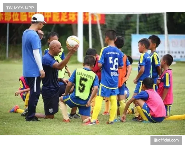 科维尔恰诺基地开设教练课程，模块聚焦“如何在青少年训练中平衡控球与射门练习”